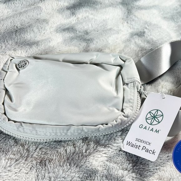 NWT GAIAM Waist Pack Sidekick FannyPack Crossbody Nylon Gray Weather Resistant - Picture 5 of 5